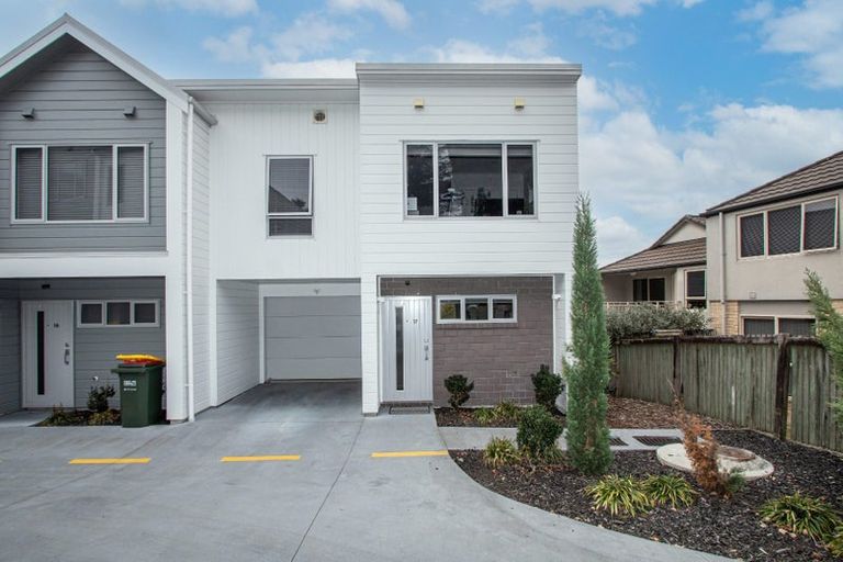 Photo of property in 17/19 Ruakiwi Road, Hamilton Lake, Hamilton, 3204