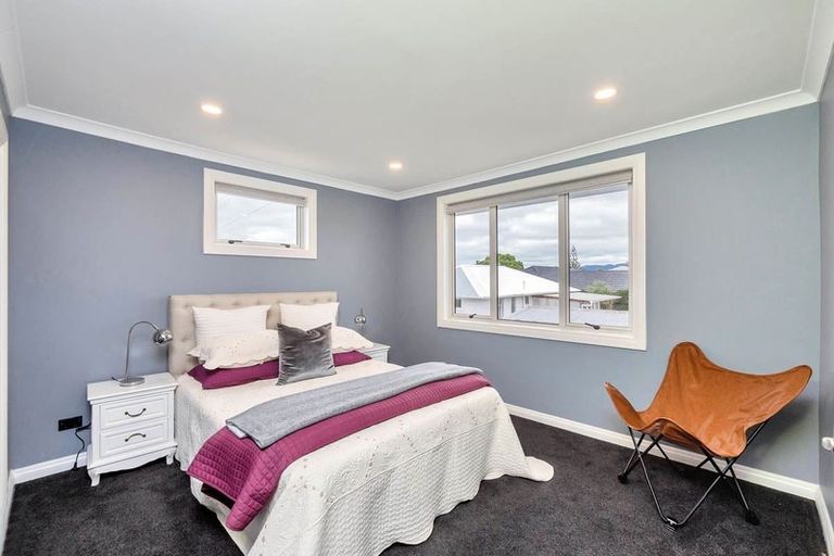 Photo of property in 52 Roberts Road, Te Atatu South, Auckland, 0610