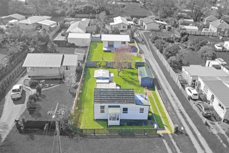 Photo of property in 45 Avenue Road, Foxton, 4814