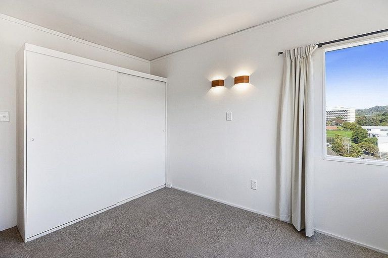 Photo of property in Melksham Towers, 501/131 Brougham Street, Mount Victoria, Wellington, 6011