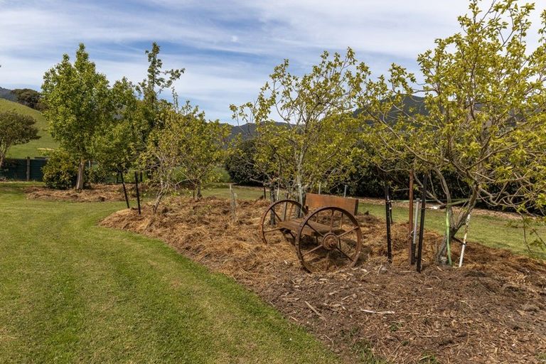 Photo of property in 1674 Queen Charlotte Drive, Linkwater, 7281