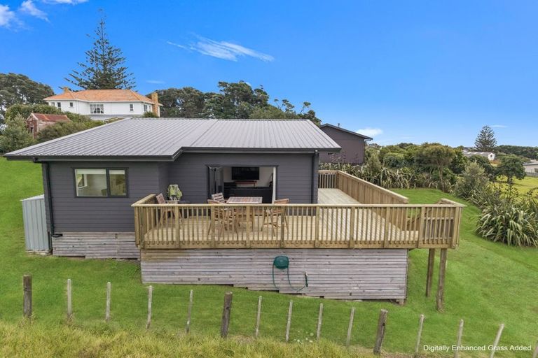 Photo of property in 4 Gillespie Drive, Baylys Beach, Dargaville, 0377