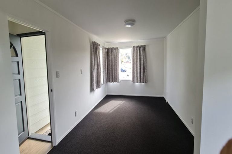 Photo of property in 15 Tyndrum Place, Highland Park, Auckland, 2010