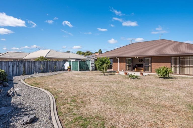Photo of property in 124 Realm Drive, Paraparaumu, 5032