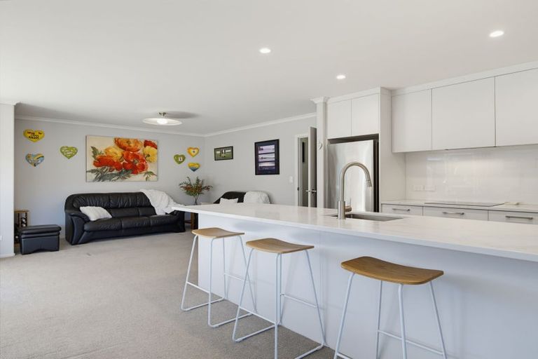Photo of property in 15 Hamon Place, Pukehangi, Rotorua, 3015