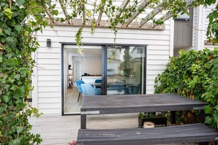 Photo of property in 8 Aviation Drive, Hobsonville, Auckland, 0616