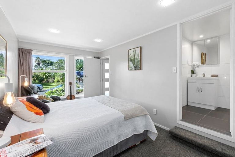 Photo of property in 19 Mckenzie Avenue, Arkles Bay, Whangaparaoa, 0932