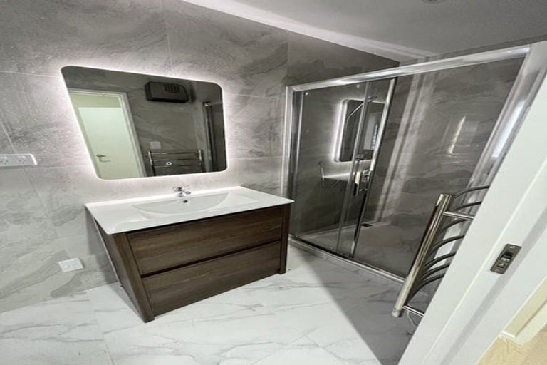 Photo of property in 28d Halberg Street, Glenfield, Auckland, 0629