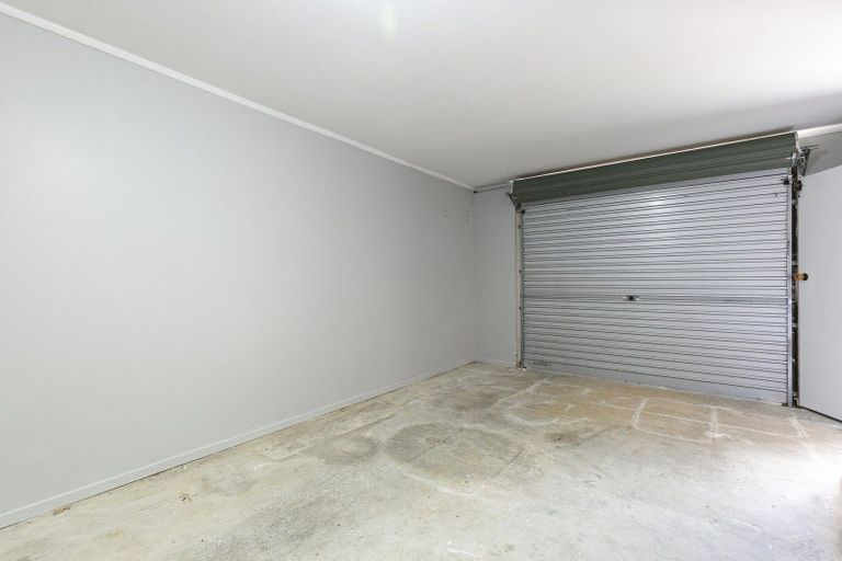 Photo of property in 5 Burdendale Grove, Churton Park, Wellington, 6037