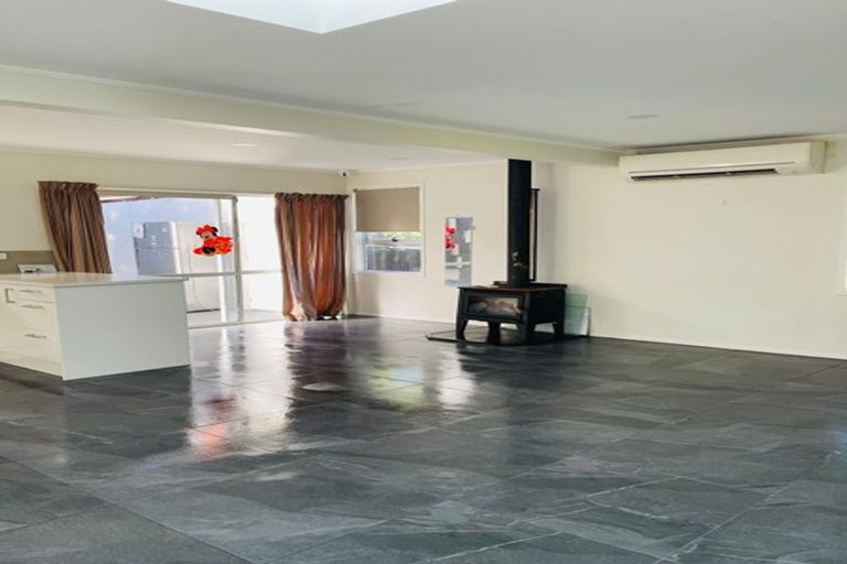 Photo of property in 61 Powrie Street, Glenfield, Auckland, 0629