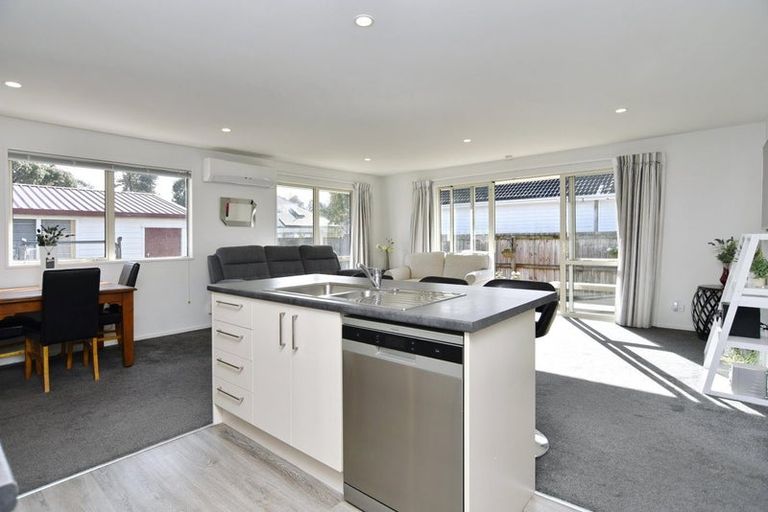 Photo of property in 241 Wainoni Road, Avondale, Christchurch, 8061