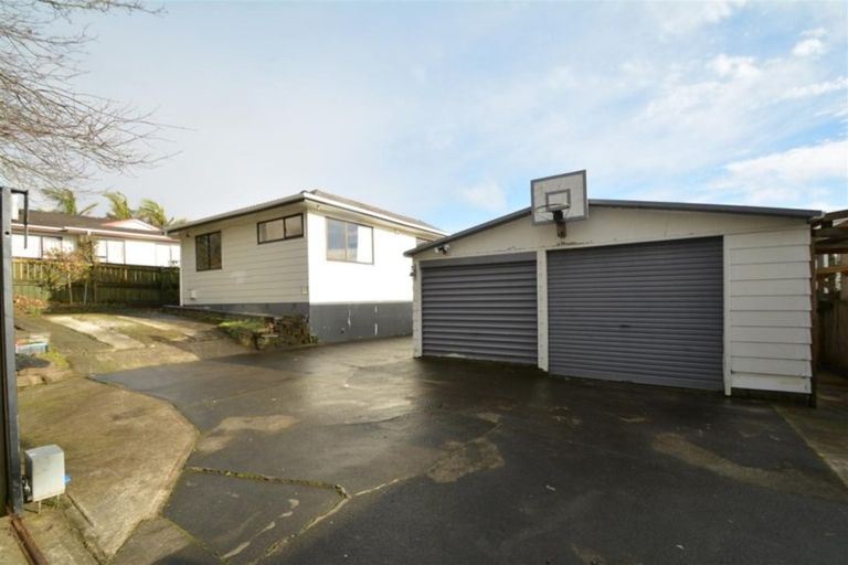 Photo of property in 56 Hollyford Drive, Clover Park, Auckland, 2105