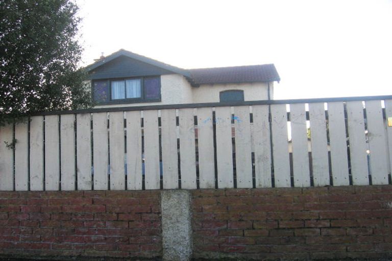 Photo of property in 99 Featherston Street, Takaro, Palmerston North, 4412