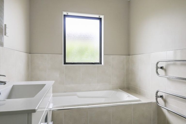 Photo of property in 89 Kirton Drive, Riverstone Terraces, Upper Hutt, 5018