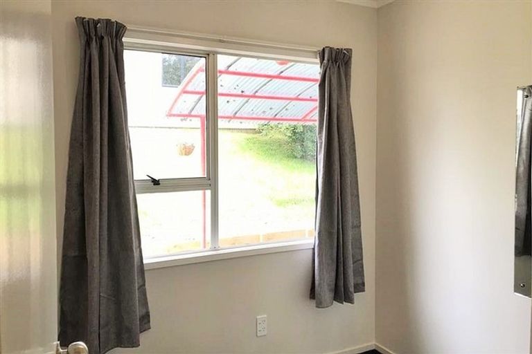 Photo of property in 26 Tudor Road, Henderson, Auckland, 0610