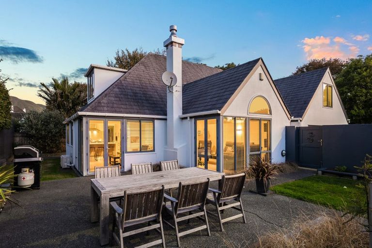 Photo of property in 1 Manuka Avenue, Woburn, Lower Hutt, 5010