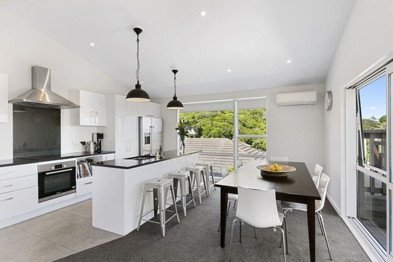 Photo of property in 4 Middlesex Place, Northland, Wellington, 6012