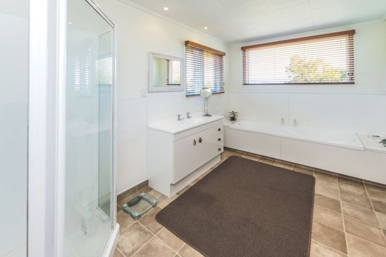 Photo of property in 8a Tirimoana Place, Otamatea, Whanganui, 4501