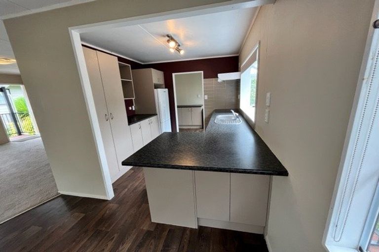 Photo of property in 2/34 Sandgate Avenue, Botany Downs, Auckland, 2010