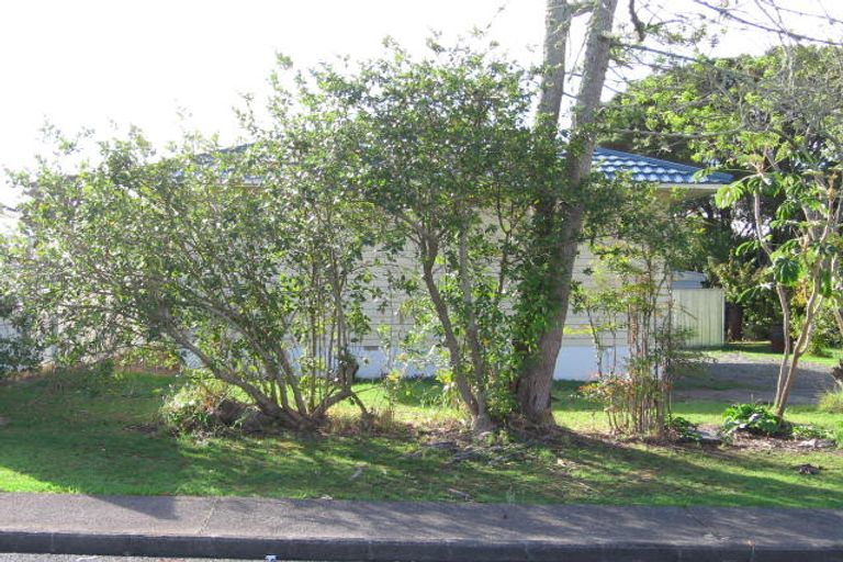 Photo of property in 76 Glen Marine Parade, Glendene, Auckland, 0602