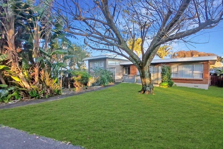 Photo of property in 36 James Evans Drive, Northcote, Auckland, 0627