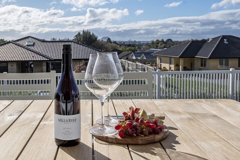 Photo of property in 15 Damien Place, Ohauiti, Tauranga, 3112