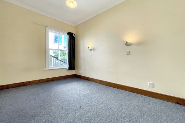 Photo of property in 123a Glenmore Street, Kelburn, Wellington, 6012