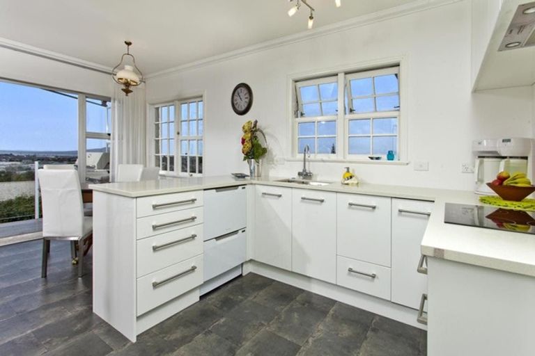 Photo of property in 5 Colin Wild Place, Glenfield, Auckland, 0629