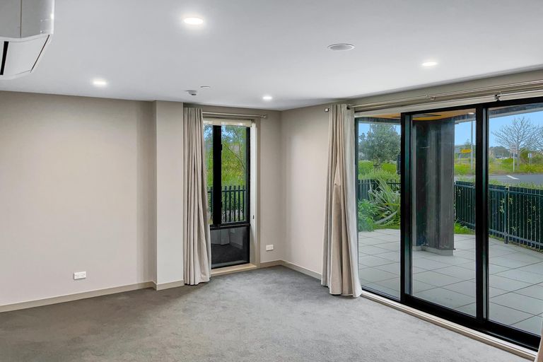 Photo of property in 104/2 Launch Road, Hobsonville, Auckland, 0616