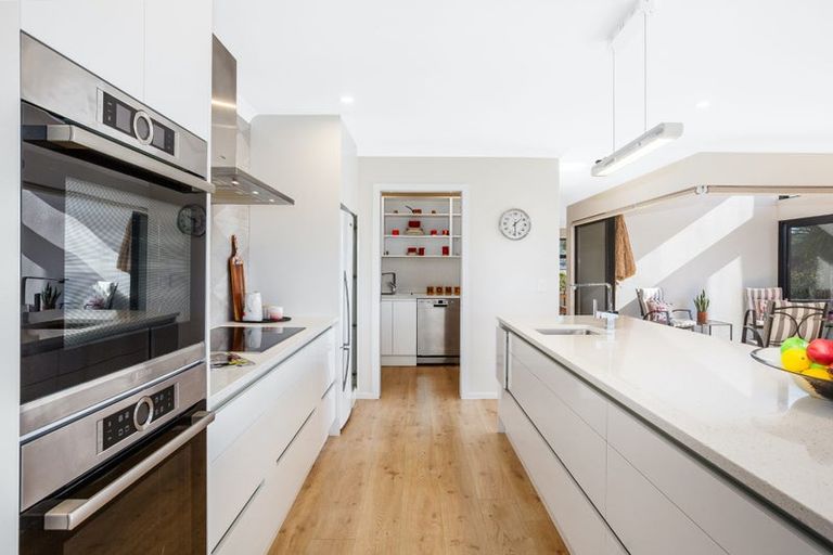 Photo of property in 3 Grace Cove, Aotea, Porirua, 5024