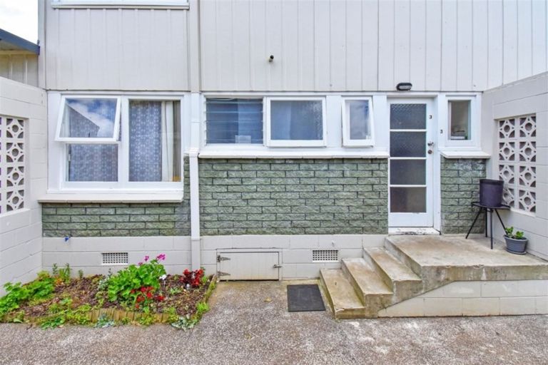 Photo of property in 3/87 Wallace Road, Papatoetoe, Auckland, 2025