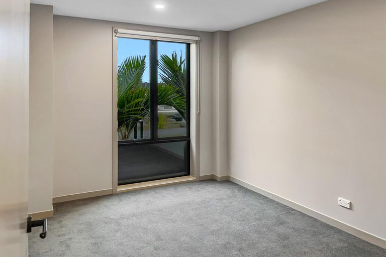 Photo of property in 104/2 Launch Road, Hobsonville, Auckland, 0616