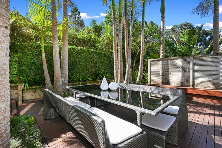 Photo of property in 1/8 The Esplanade, Campbells Bay, Auckland, 0630