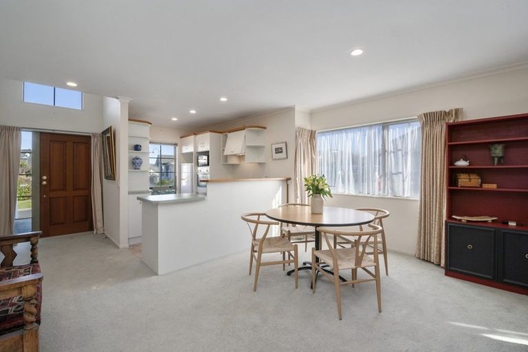 Photo of property in 38 Lakeridge Close, Rangatira Park, Taupo, 3330