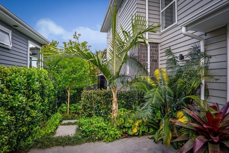 Photo of property in 48a Amorino Drive, Red Beach, 0932