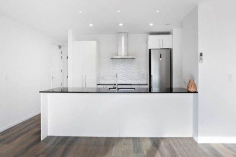 Photo of property in 10/27 Dida Park Drive, Kumeu, 0810