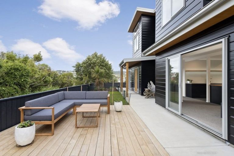 Photo of property in 8a David Crescent, Karori, Wellington, 6012