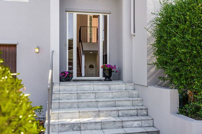 Photo of property in 30 Hogarth Rise, West Harbour, Auckland, 0618