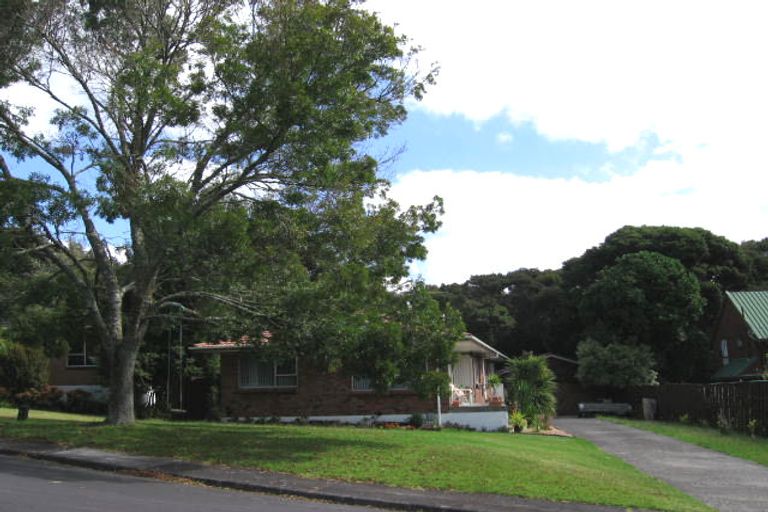 Photo of property in 7 Eugen Place, Bayview, Auckland, 0629