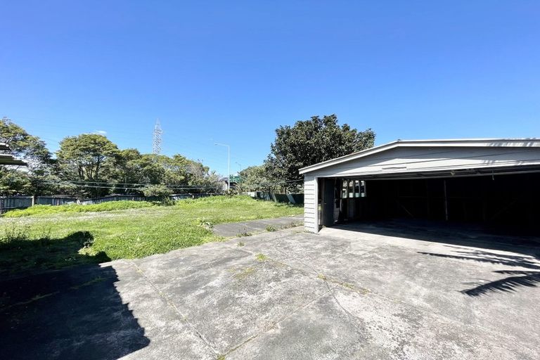 Photo of property in 2 Laxon Avenue, Otara, Auckland, 2025