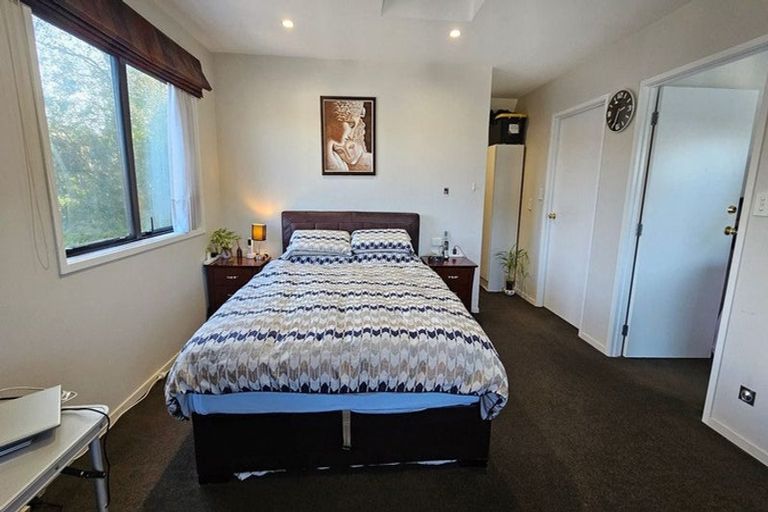 Photo of property in 19a Crystal Avenue, Glendene, Auckland, 0602