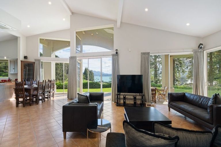 Photo of property in 5564 Kenepuru Road, Waitaria Bay, Picton, 7282