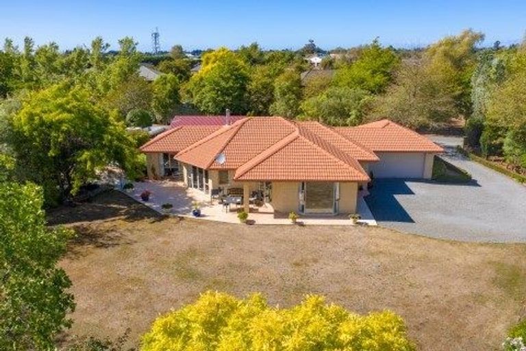 Photo of property in 1 Devonvale Lane, Amberley, 7410