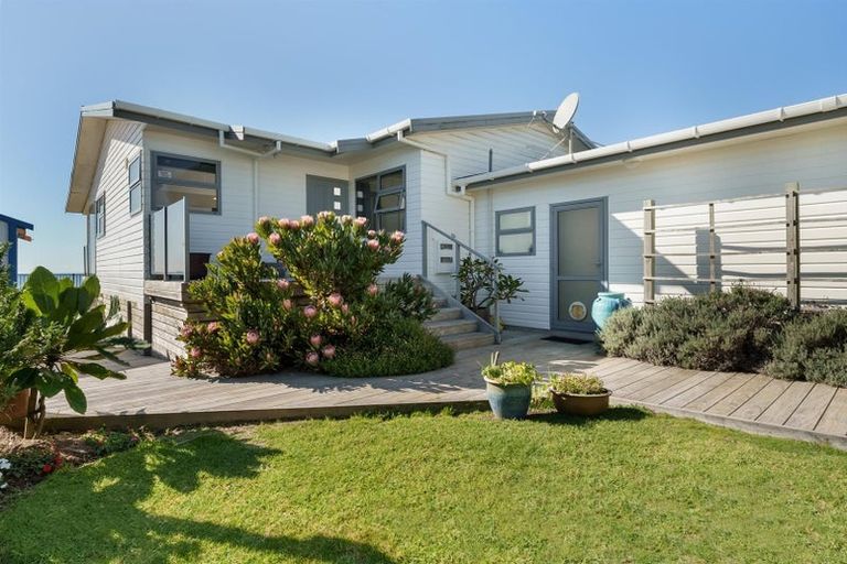 Photo of property in 355 Pukehina Parade, Pukehina, Te Puke, 3189