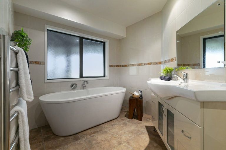 Photo of property in 91 Paremoremo Road, Lucas Heights, Auckland, 0632