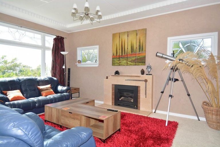 Photo of property in 258 Marine Parade, Bluff, 9814