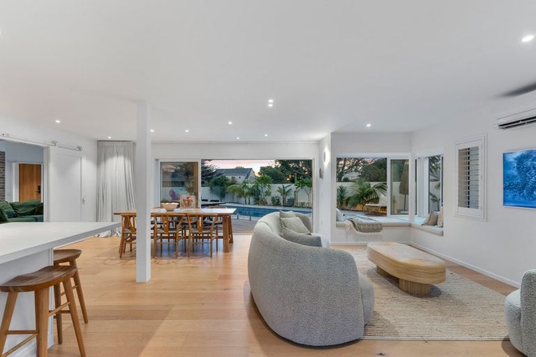 Photo of property in 27 Maygrove Drive, Orewa, 0931