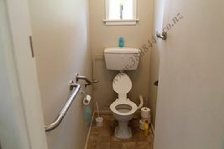 Photo of property in 98 Winters Road, Redwood, Christchurch, 8051