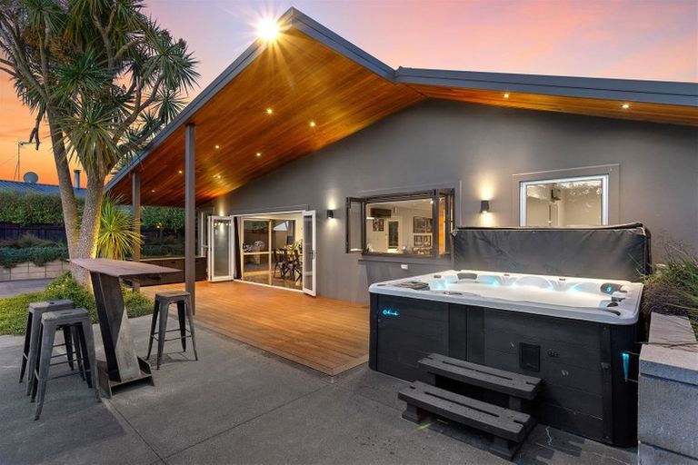 Photo of property in 33 Burnett Street, Oxford, 7430