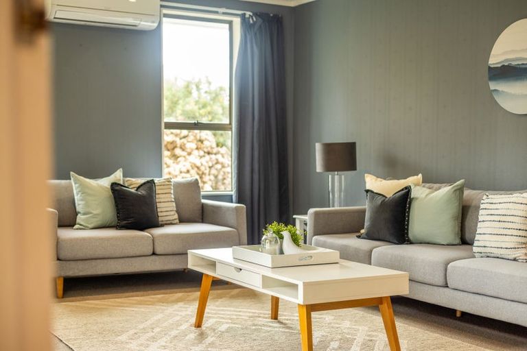 Photo of property in 10 Graham Grove, Waikanae, 5036